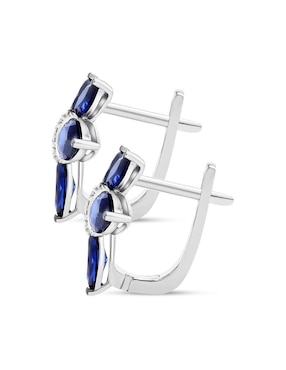 Aretes cortos de flor Joyerías Bizzarro de oro blanco 14 K con acabado brillante diamante