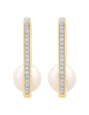 Aretes cortos ovalados Effy de oro amarillo 14 K con acabado pavé diamante y perla