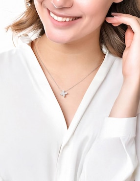 Collar con dije de flor Smiling Rocks Flora de oro blanco 14 K