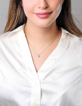 Collar con dije de flor Smiling Rocks Flora de oro blanco 14 K