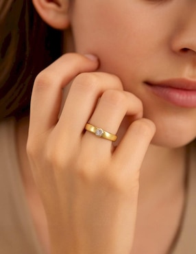 Anillo con gema circular Joyería M De Leon 14 k de oro amarillo zirconia pulido
