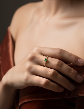 Anillo Riccardo Orsato tsavorita con acabado baño de oro 14 k
