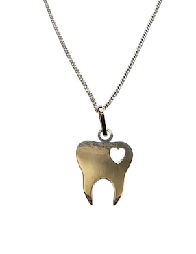 Collar con dije de muela Limerence By Claudia Herrera de plata P 925