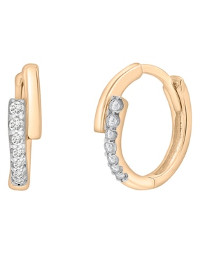 Huggies Mjj Brilliant Inc Hoop de oro 14 K con acabado pavé diamante