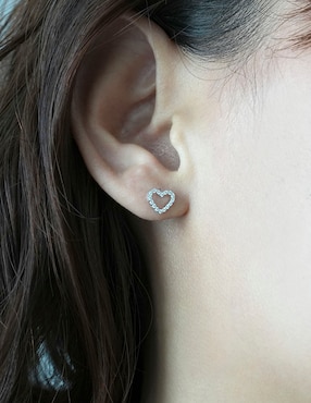 Broqueles de corazón Mjj Brilliant Inc de oro blanco 14 K con acabado pavé diamante