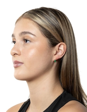 Arete corto de gota mancini de oro 10 k con acabado brillante zirconia