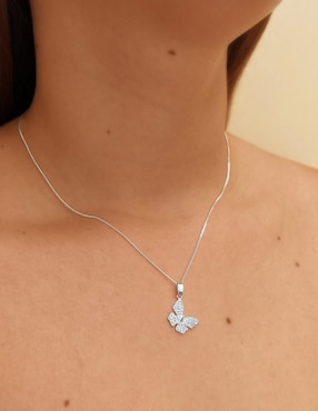 Collar con dije de mariposa Clepsidra de plata P 925