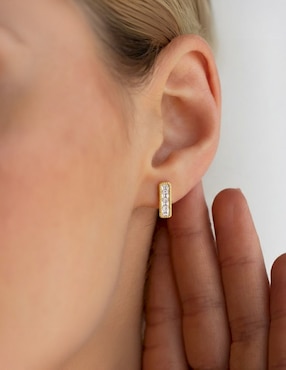 Broqueles rectangular Joyería M de Leon de oro 10 K con acabado pulido zirconia