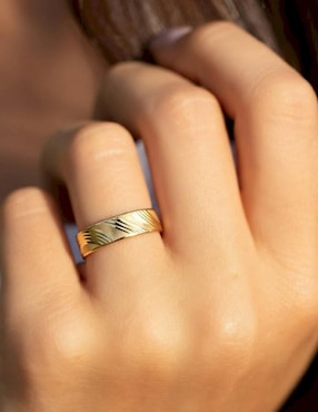 Anillo circular Joyería M De Leon 10 k de oro brillante