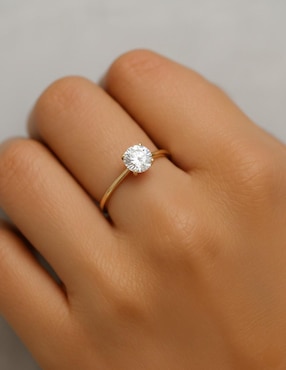 Anillo circular Joyería M De Leon 10 k de oro zirconia brillante