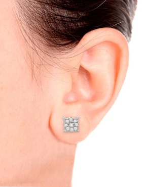 Aretes de Fianelli Minerva de oro blanco 14 K con acabado brillante diamante