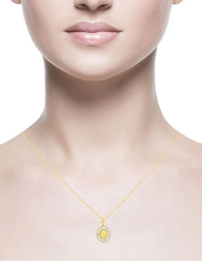 Collar con dije de Virgen de Guadalupe Joyerias Bizzarro de oro amarillo 14 k