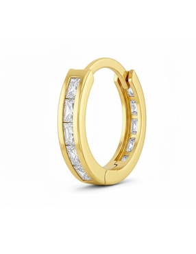 Aretes huggies Joyería M de Leon de oro 10 K con acabado brillante zirconia