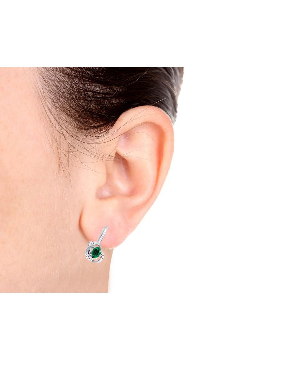 Aretes de oro blanco 14 K con acabado brillante diamante 6