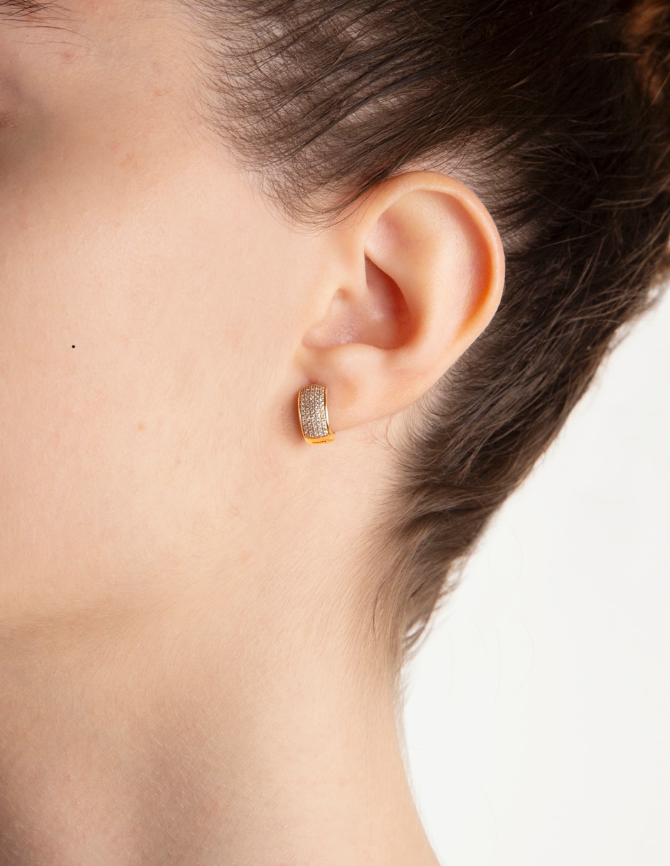 Aretes redondos de oro 14 K con acabado brillante diamante 4