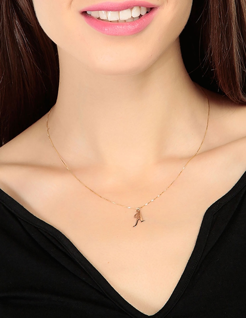 Dije de letras de oro amarillo 14 K 5