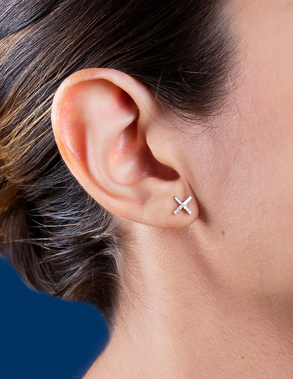 Aretes de oro blanco con acabado pavé diamante 3