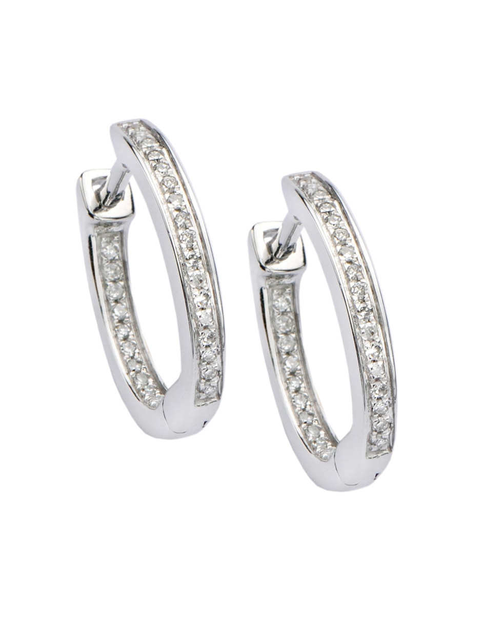 Aretes redondos de oro 14K con acabado pavé diamante