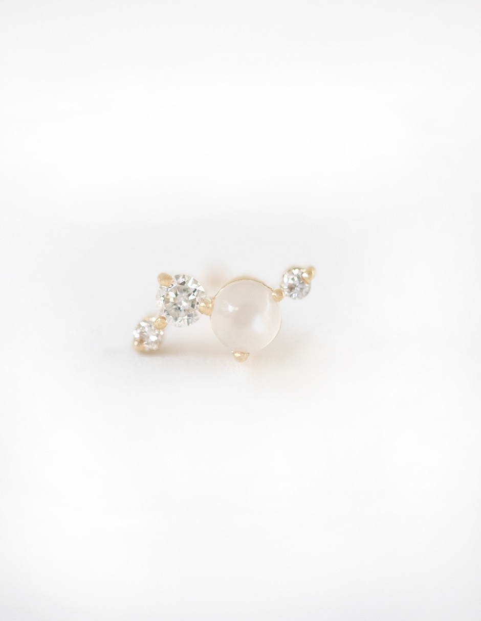 Aretes de oro amarillo 14 K con acabado brillante diamante