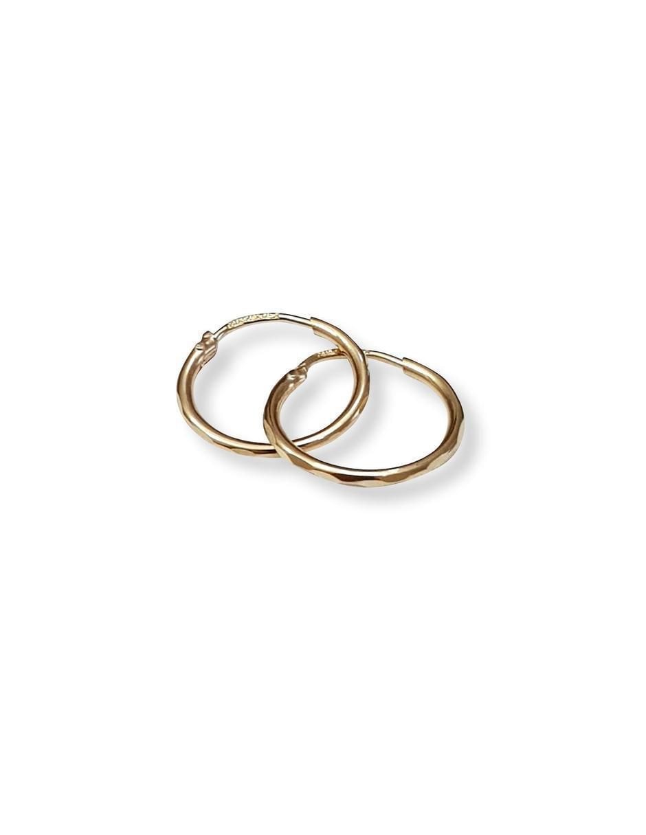 Aretes de oro con acabado brillante 3