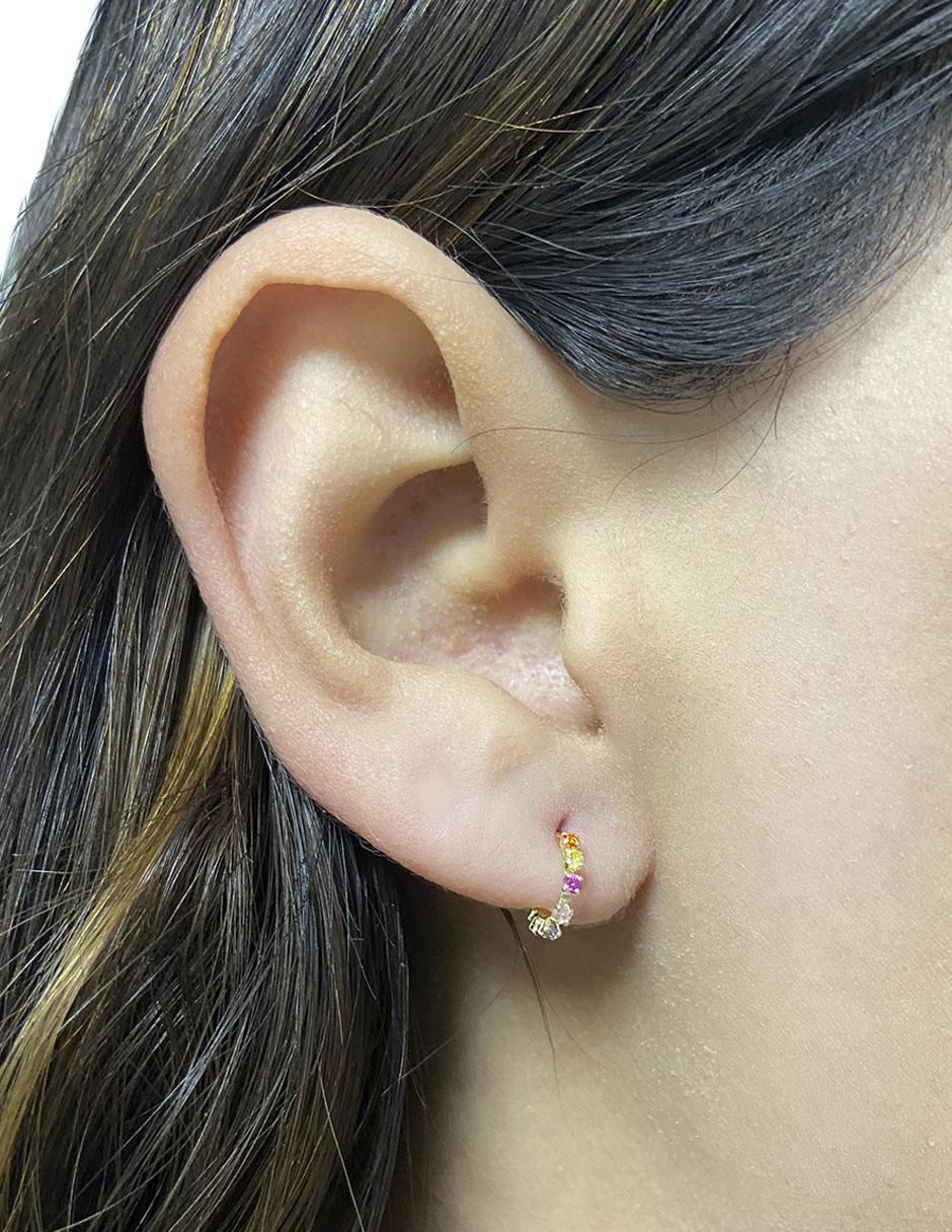 Broqueles de oro con acabado brillante zirconia