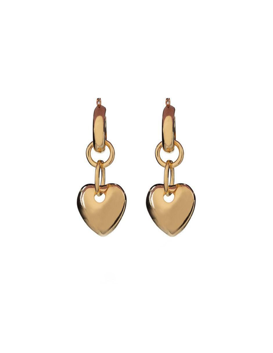 Aretes de corazón con acabado baño de oro Aretes de corazón con acabado baño de oro