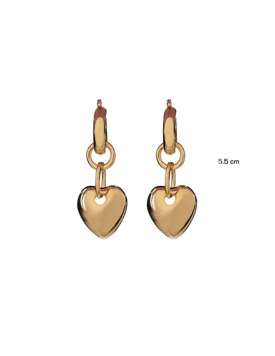 Aretes de corazón con acabado baño de oro 2