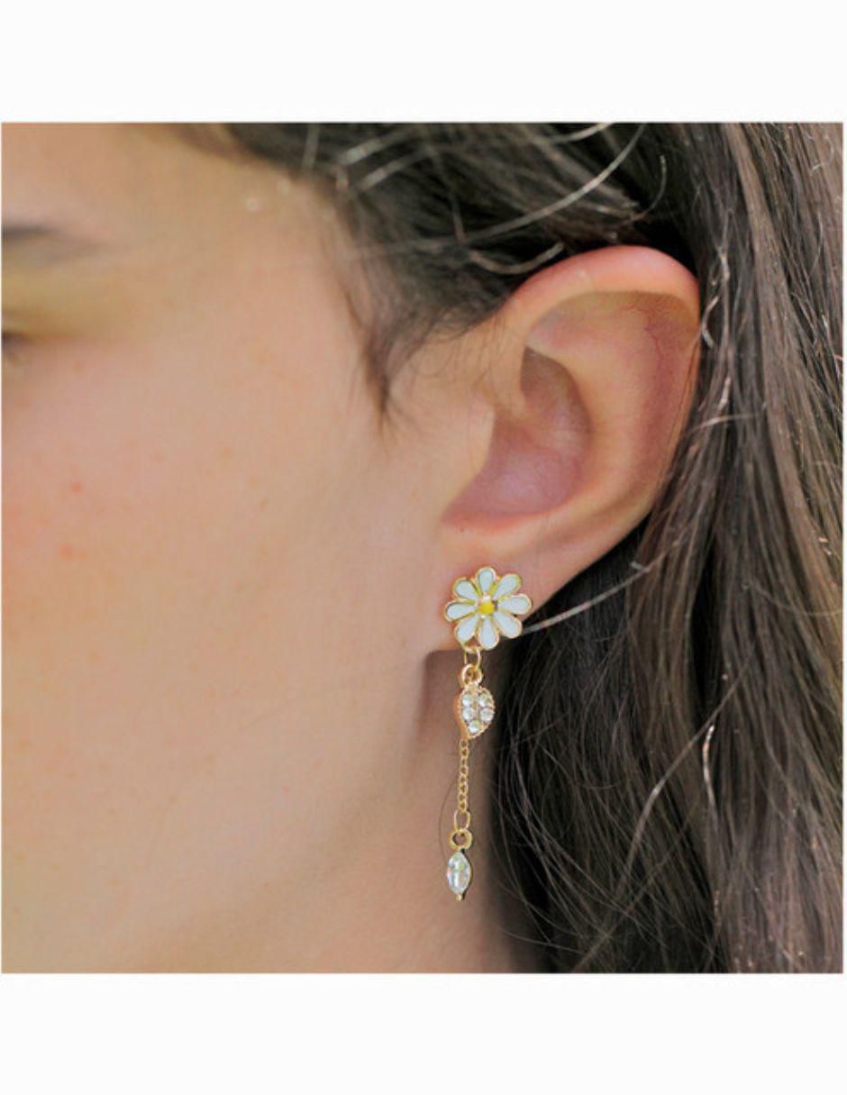 Aretes de flor con acabado baño de oro zirconia 2
