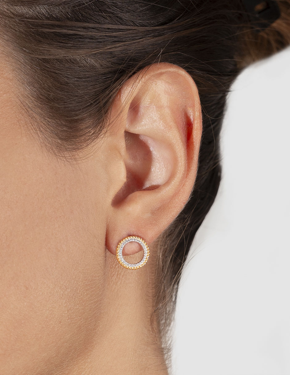Broqueles redondos de oro con acabado pavé diamante 2