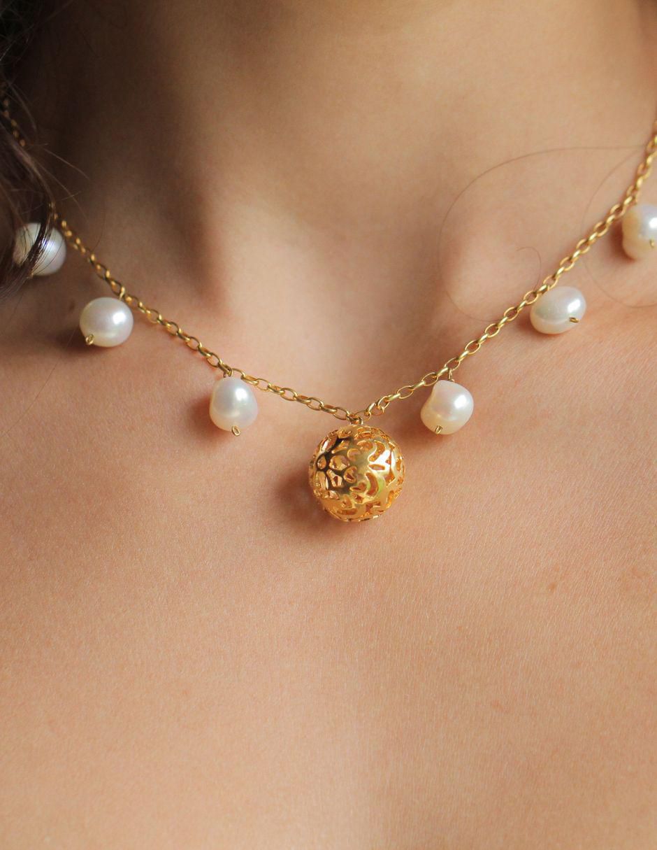 Collar Pelotita de baño de oro 3
