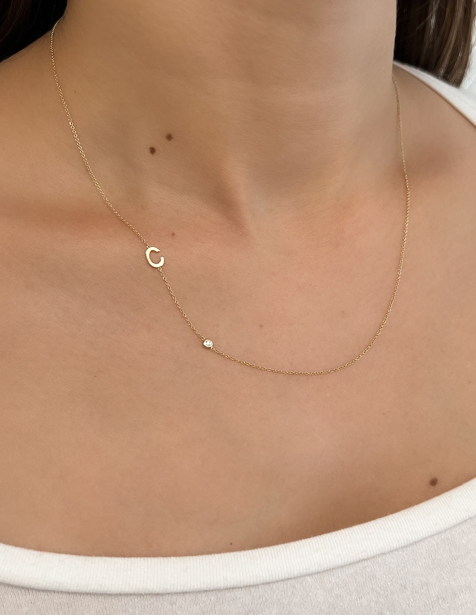 Collar de letra c de oro 14 K 4