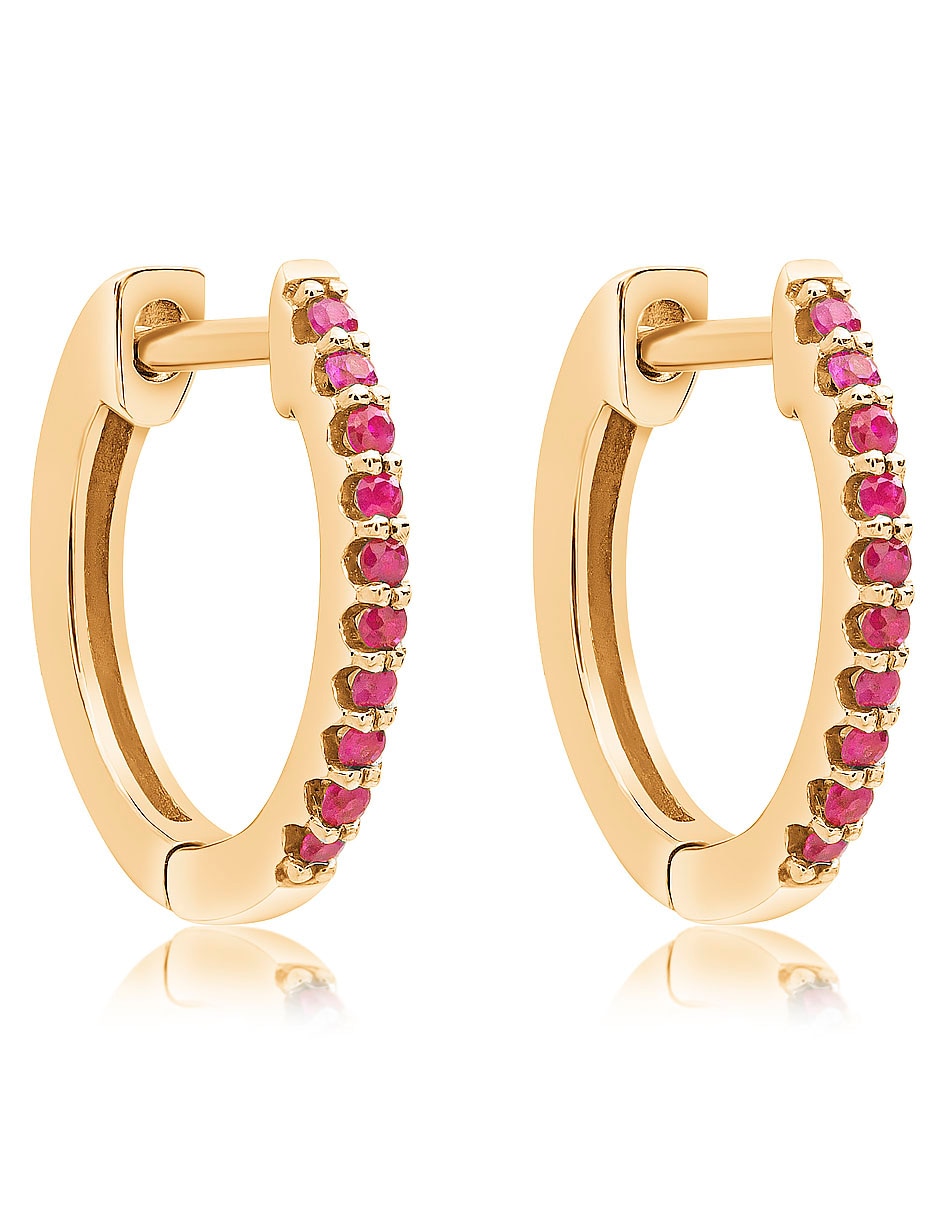 Aretes redondos de oro con acabado pavé rubí