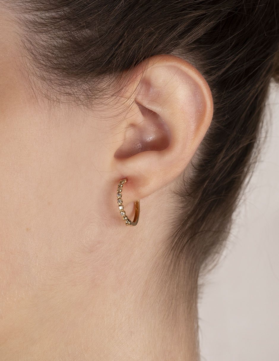 Aretes redondos de oro con acabado brillante diamante 3