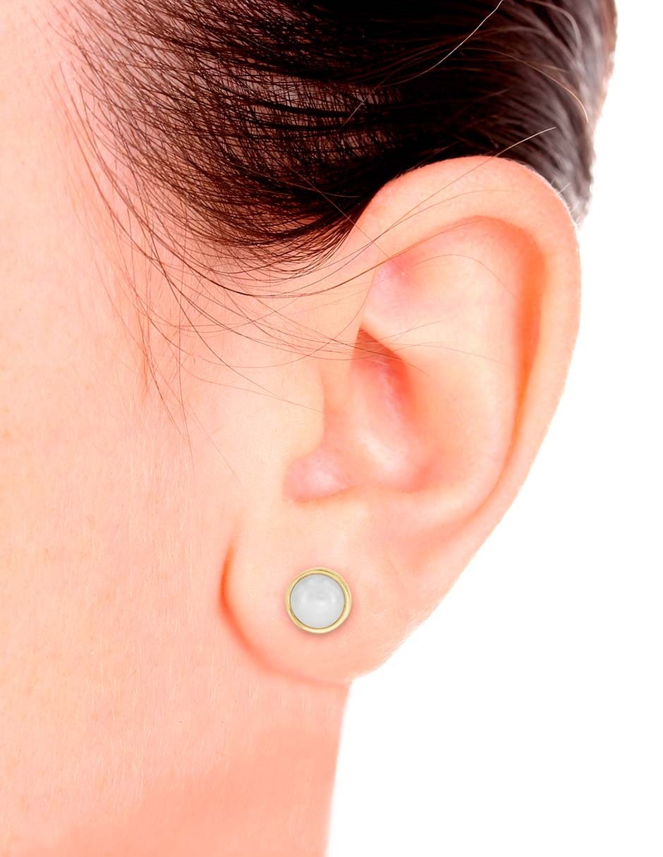 Aretes redondos Perly de oro con acabado espejo perla 3