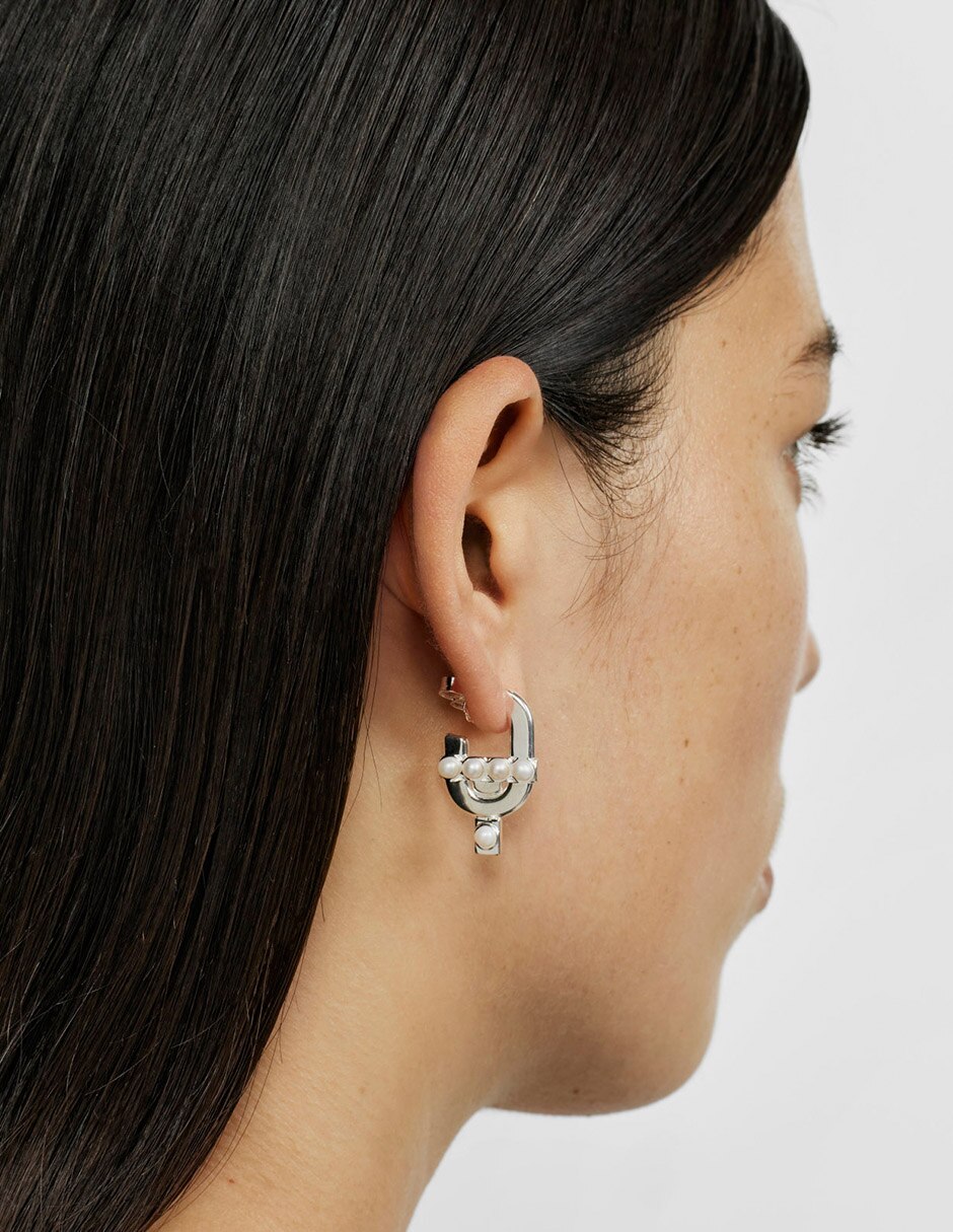 Aretes Manifiesto de plata P 925 con acabado espejo perla 4