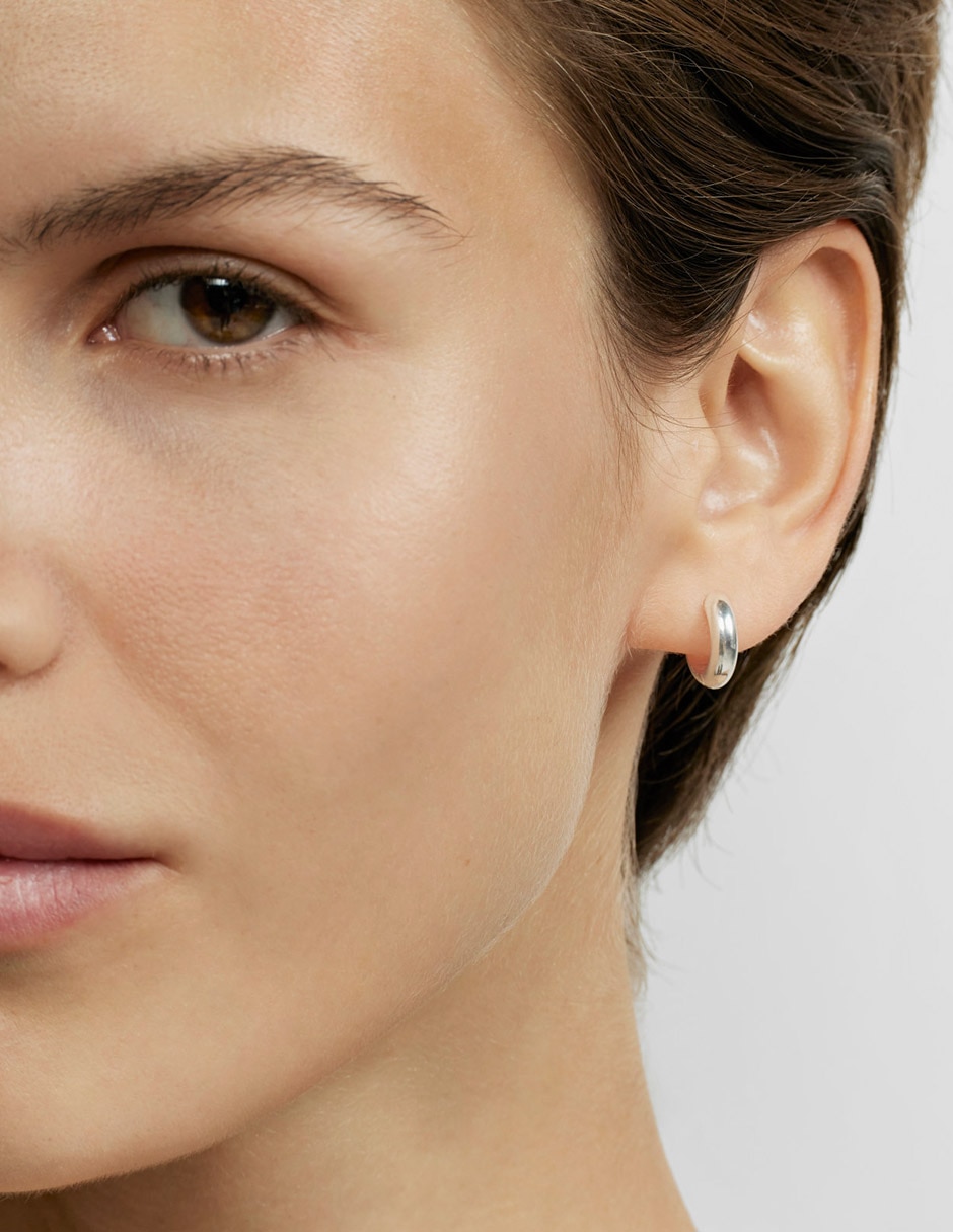 Aretes Manifesto de plata P 925 con acabado espejo 2