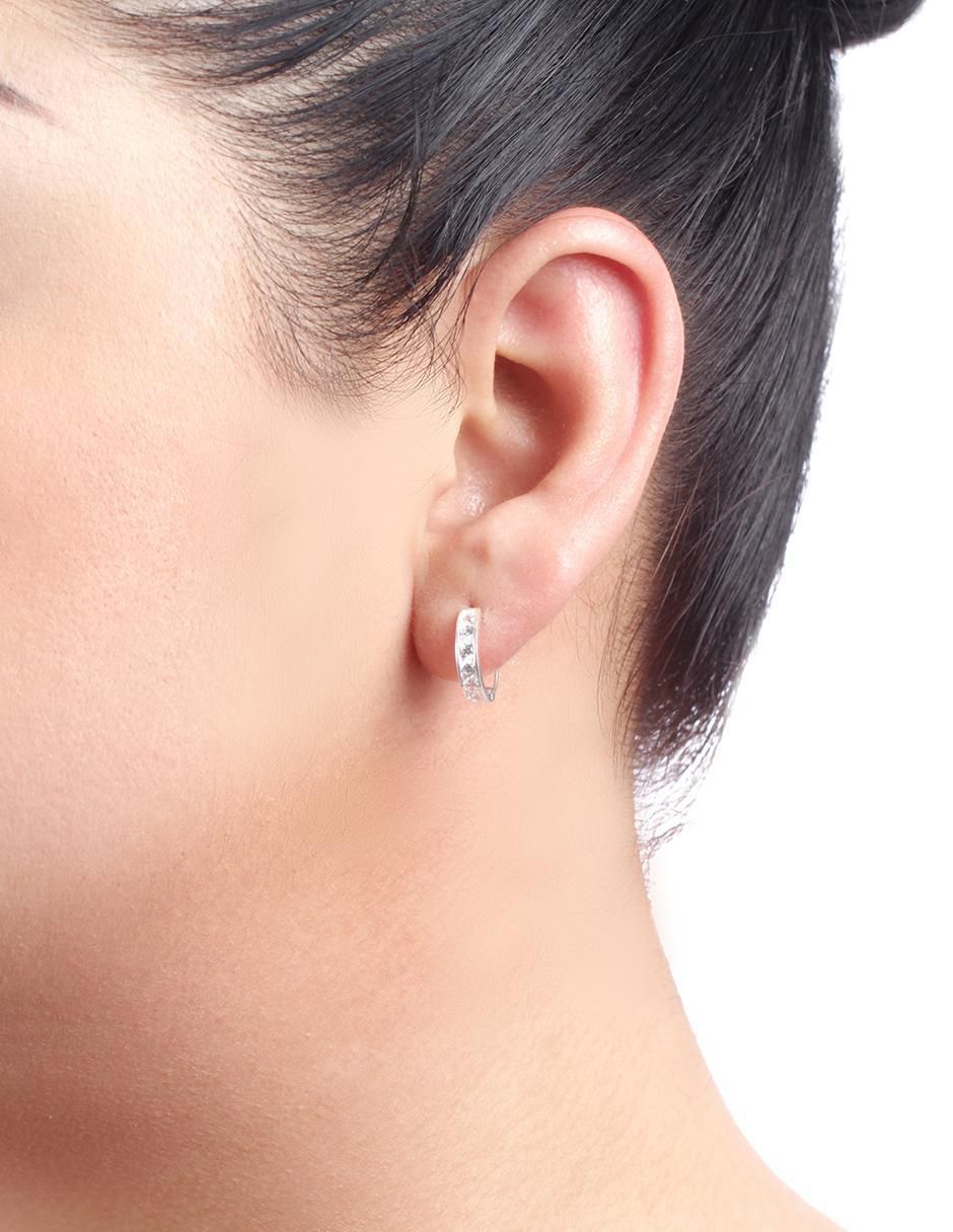 Aretes redondos de plata P 925 con acabado brillante zirconia 2