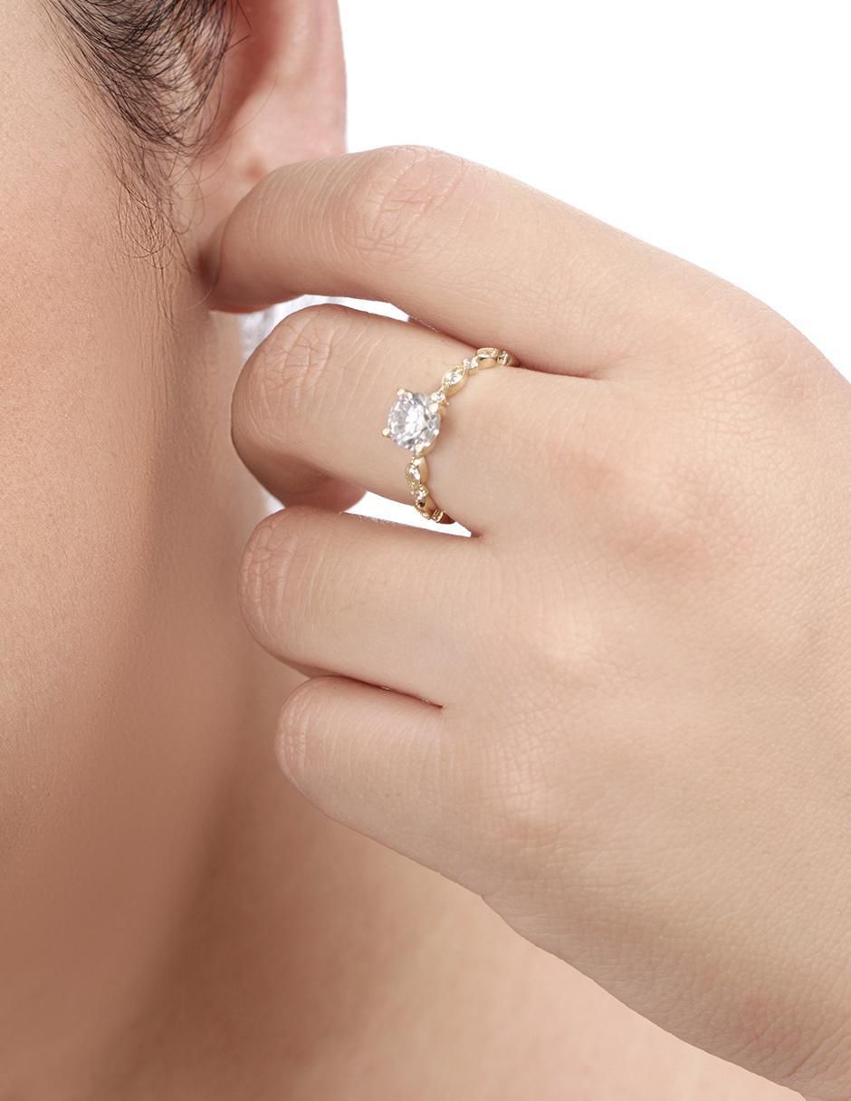 Anillo con gema 10 k de oro amarillo zirconia 2