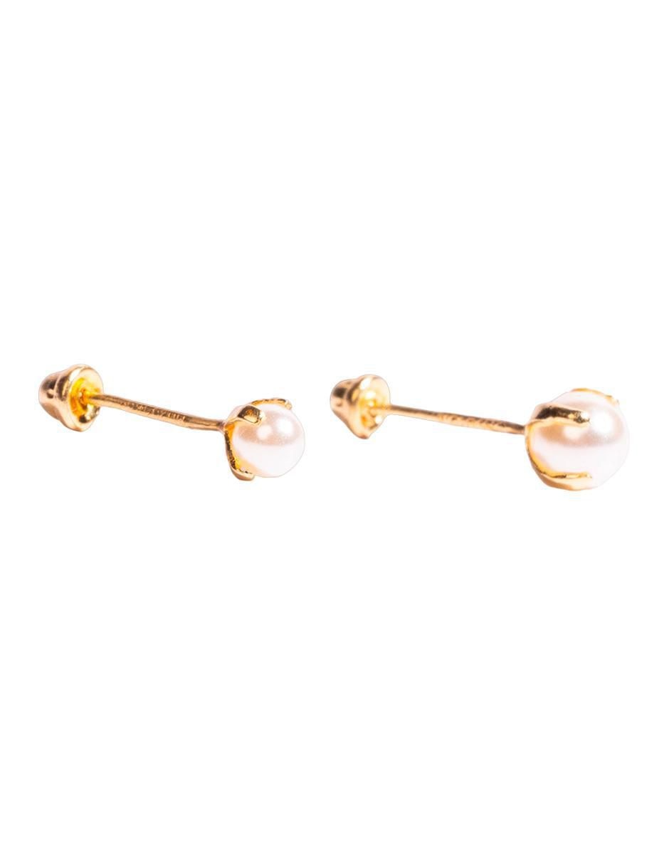 Set de aretes redondos de oro perla 2