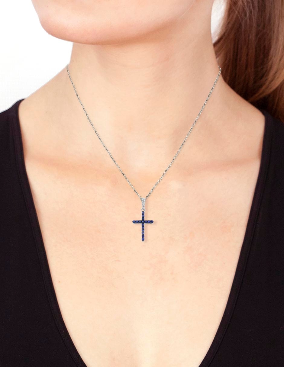 Collar con dije de cruz de oro blanco 14 K 4