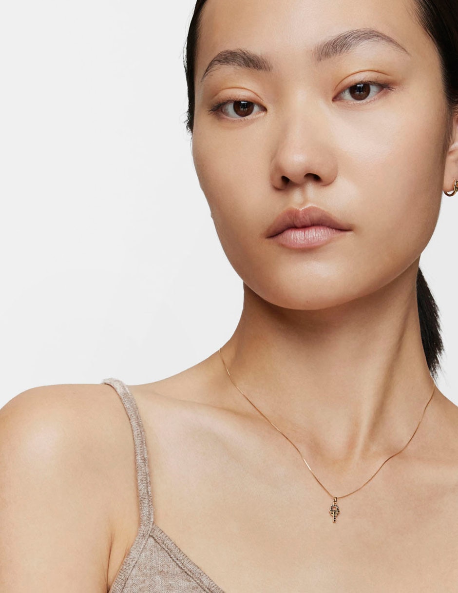 Dije manifesto de oro 18 K 4