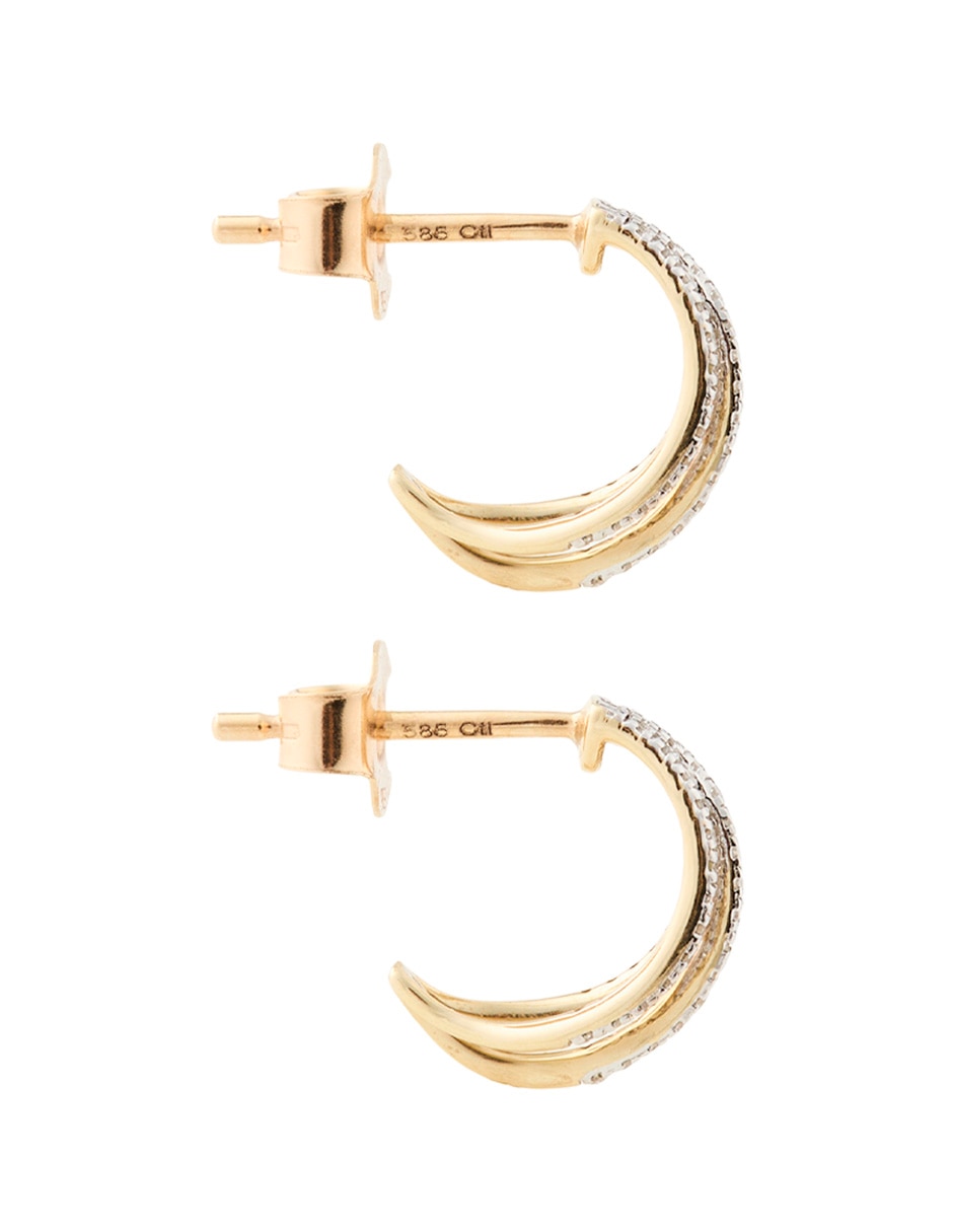 Arete corto de media luna de oro 14 K con acabado pavé diamante