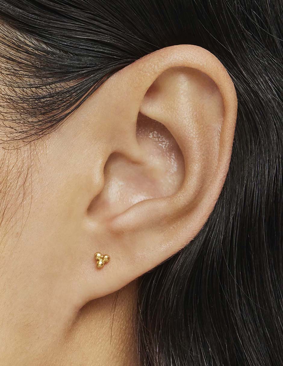 Aretes de oro amarillo con acabado brillante 6
