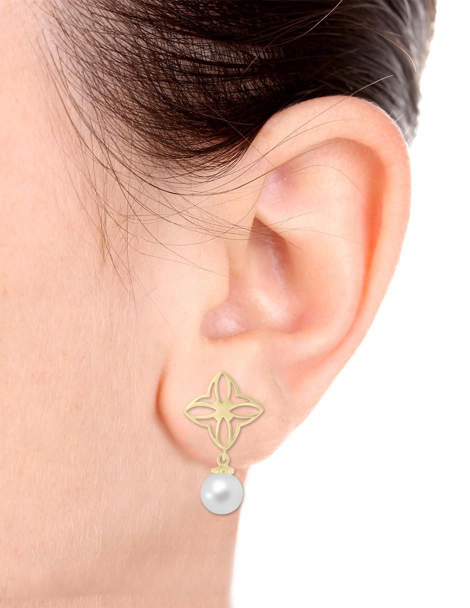 Aretes de rombo Nadin de oro amarillo con acabado brillante perla 2