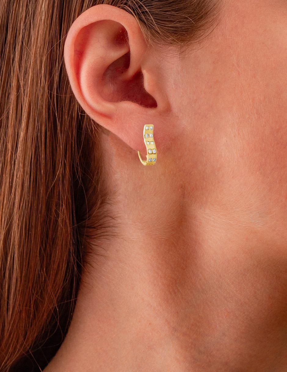 Aretes circulares con acabado chapa de oro zirconia 2