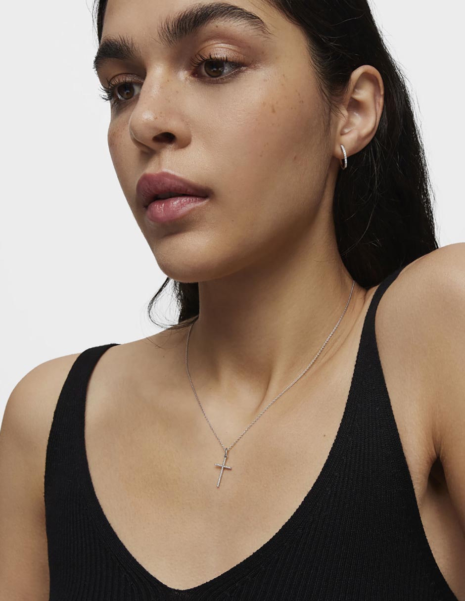 Dije de crucifijo les classiques de oro blanco 18 K 4