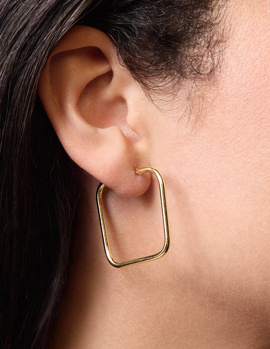 Aretes largos cuadrados de oro 14 K con acabado brillante 2