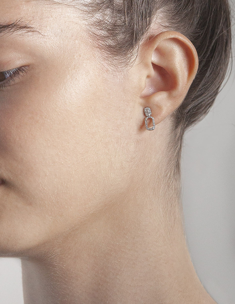 Aretes de oro con acabado brillante diamante 3