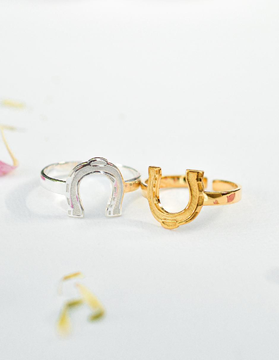 Anillo Elegancia Equina de plata P 925 con acabado baño de oro 7