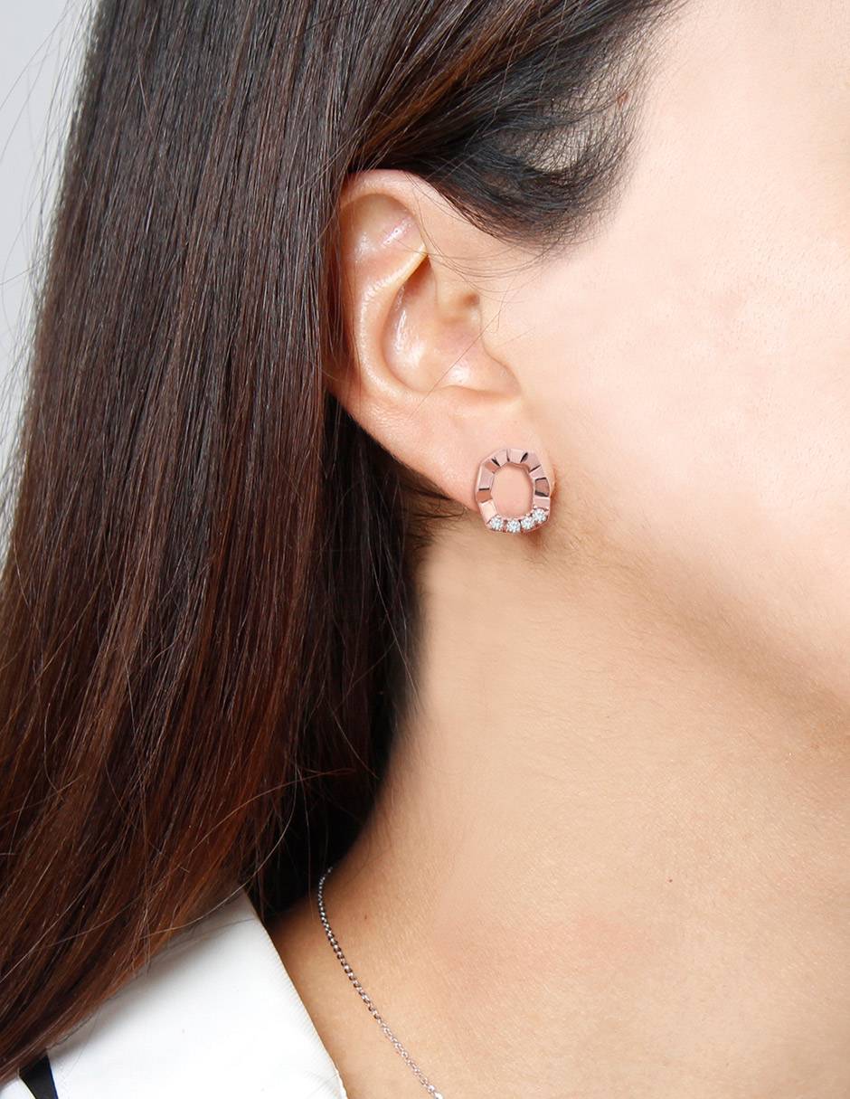 Aretes hexagonales de oro con acabado espejo diamante 3